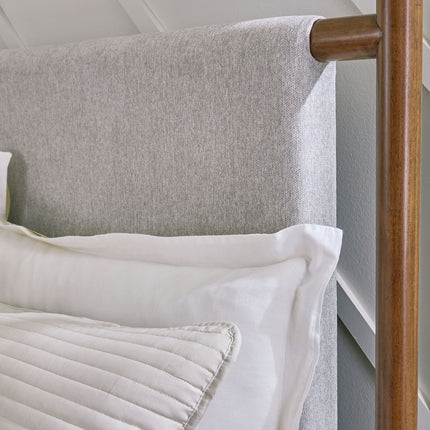Lyncott - Upholstered Bed