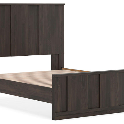 Shaehartin - Queen Panel Platform Bed - Dark Brown