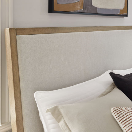Tomtyn - Upholstered Bed
