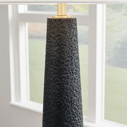 Hallburg - Poly Floor Lamp - Black