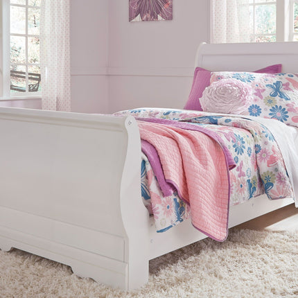 Anarasia - Sleigh Bed