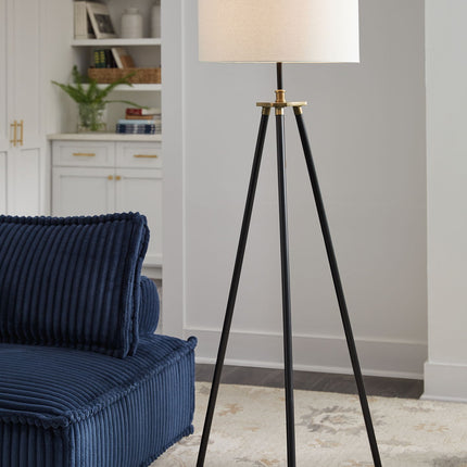 Cashner - Metal Floor Lamp - Black / Gold Finish