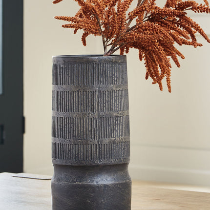 Beninworth - Vase