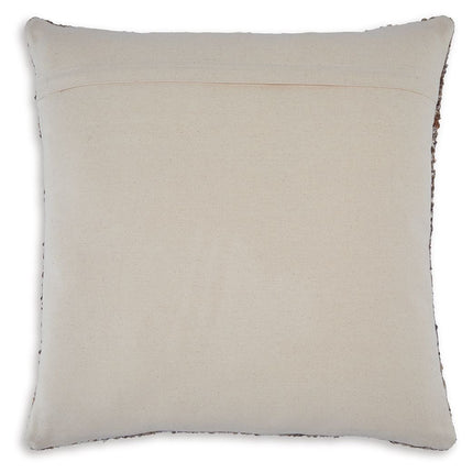 Nealton - Pillow