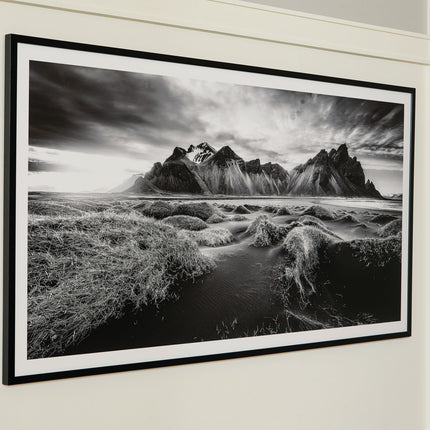 Delstone - Wall Art - Black / White