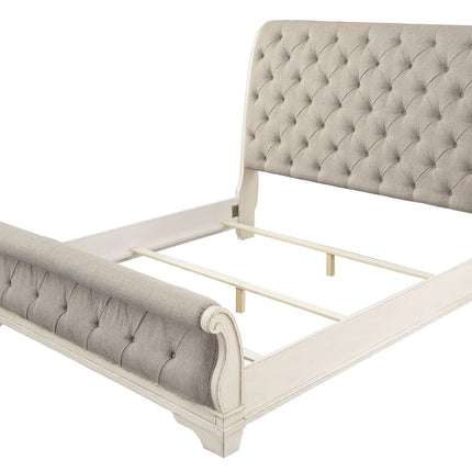 Realyn - Upholstered Sleigh Bed