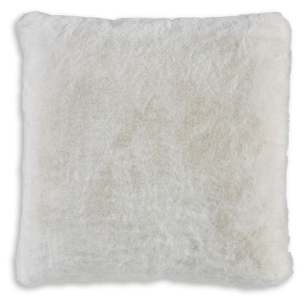 Gariland - Faux Fur Pillow
