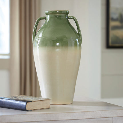 Andorbury - Vase - Green / Beige
