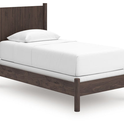 Pamytta - Panel Bedroom Set