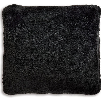 Gariland - Faux Fur Pillow