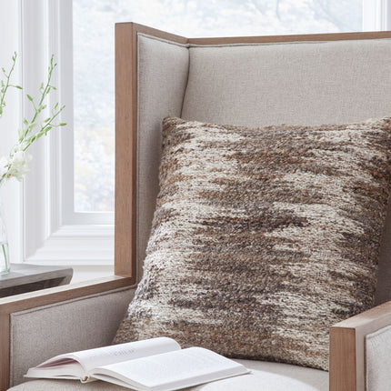 Nealton - Pillow