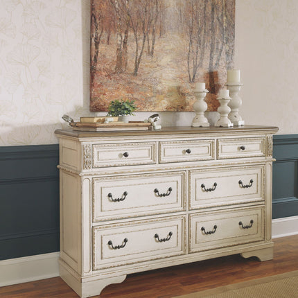 Realyn - Panel Bedroom Set