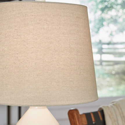 Willport - Ceramic Table Lamp (Set of 2) - Off White
