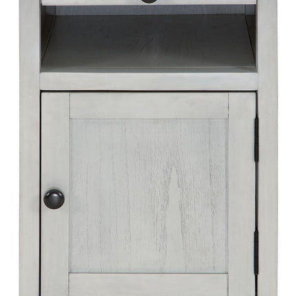 Treytown - Chair Side End Table