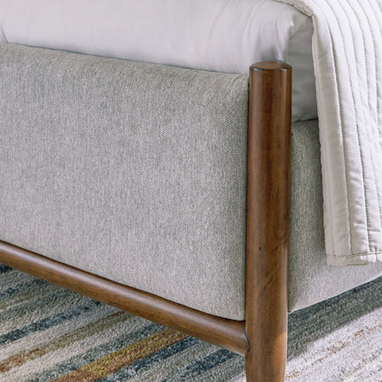Lyncott - Upholstered Bed