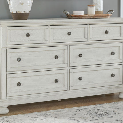Robbinsdale - Sleigh Bed Set
